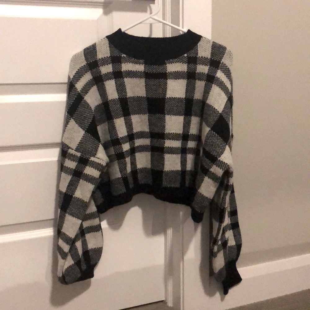 Black and white plaid cropped crewneck sweater